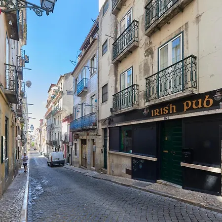 Bairro Alto Nightlife Hub, By Timecooler アパート