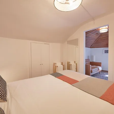 Bairro Alto Nightlife Hub, By Timecooler * リスボン