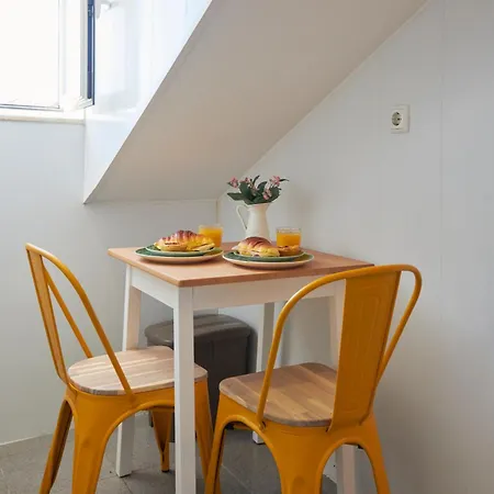 Bairro Alto Nightlife Hub, By Timecooler ליסבון