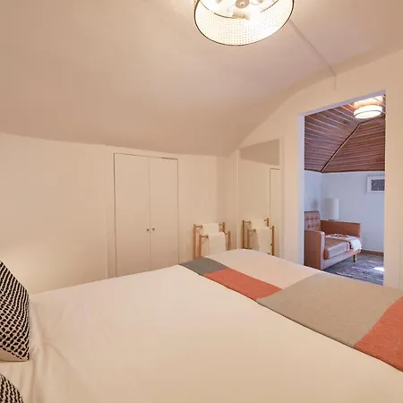 Bairro Alto Nightlife Hub, By Timecooler *